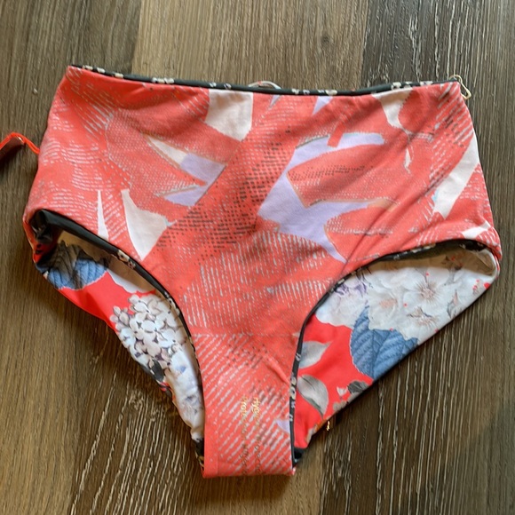 3 for $30 * NWOT Maaji Reversible High Waist Signature Cut Bikini Bottom - Picture 5 of 9